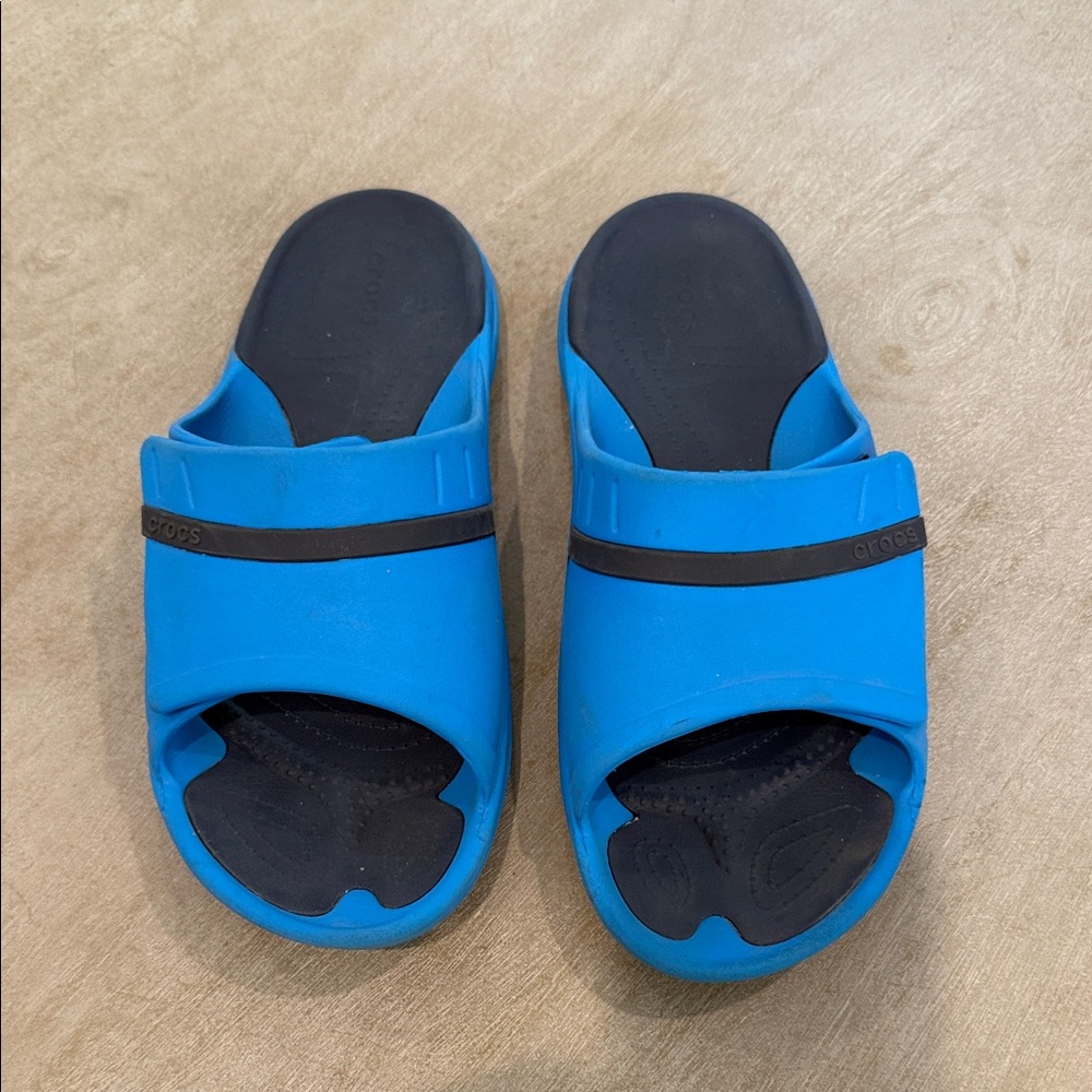CROCS Vibrant Blue and Black Slides